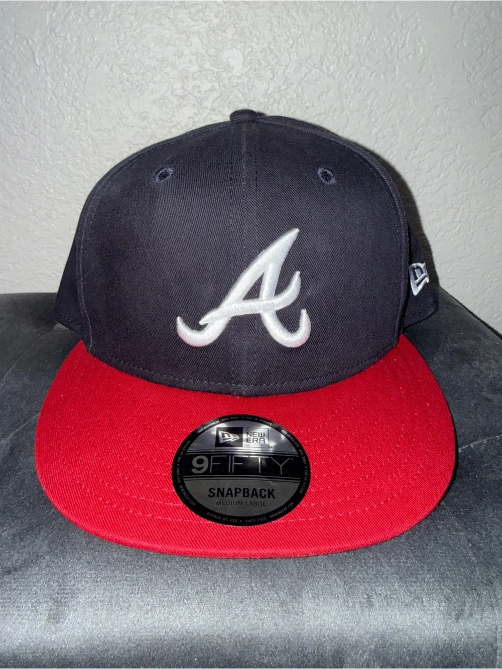 New Era Atlanta Braves Two-Tone Snapback Cap - Navy & Red